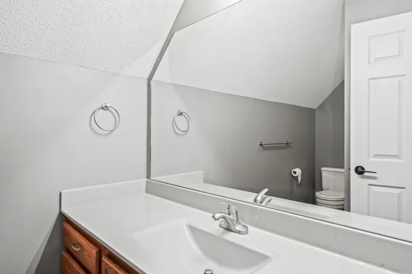 $440,000 | 715 Country Club Drive, Newton, KS 67114