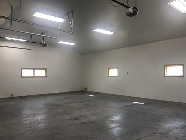 $440,000 | 715 Country Club Drive, Newton, KS 67114