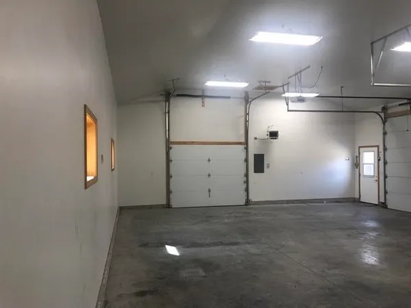 $440,000 | 715 Country Club Drive, Newton, KS 67114