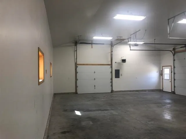 $440,000 | 715 Country Club Drive, Newton, KS 67114