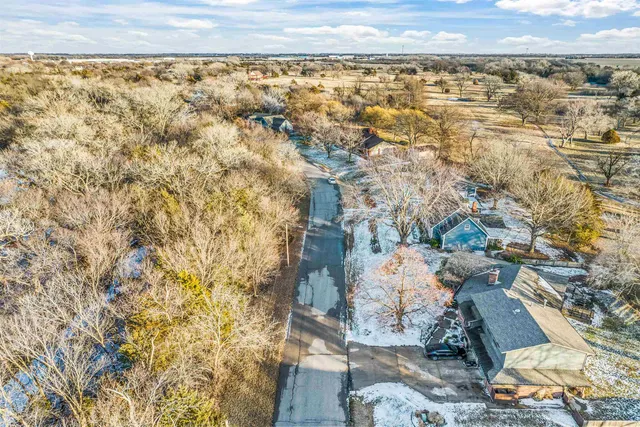 $440,000 | 715 Country Club Drive, Newton, KS 67114