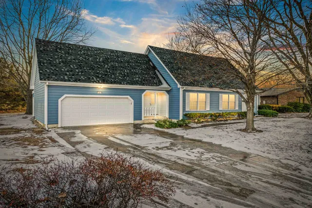 $440,000 | 715 Country Club Drive, Newton, KS 67114