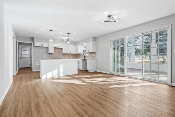 $440,000 | 715 Country Club Drive, Newton, KS 67114