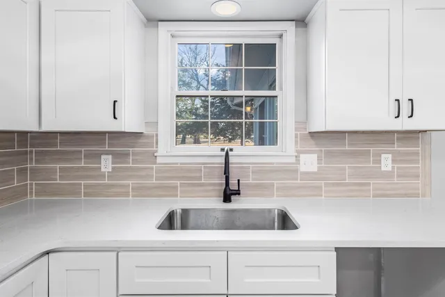 $440,000 | 715 Country Club Drive, Newton, KS 67114