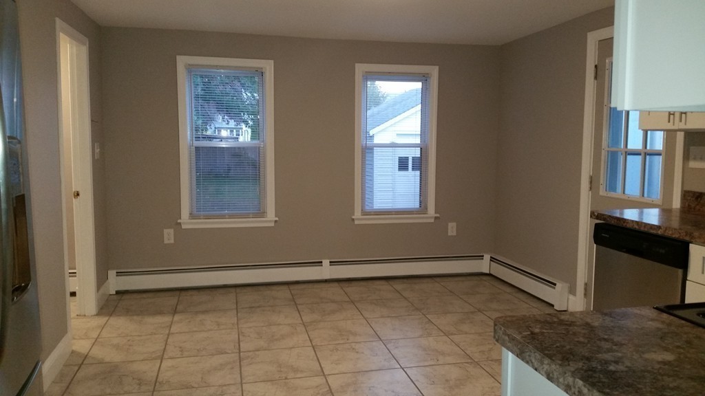 49 Drexel Street Springfield, MA 01104 - Photo 5 of 30