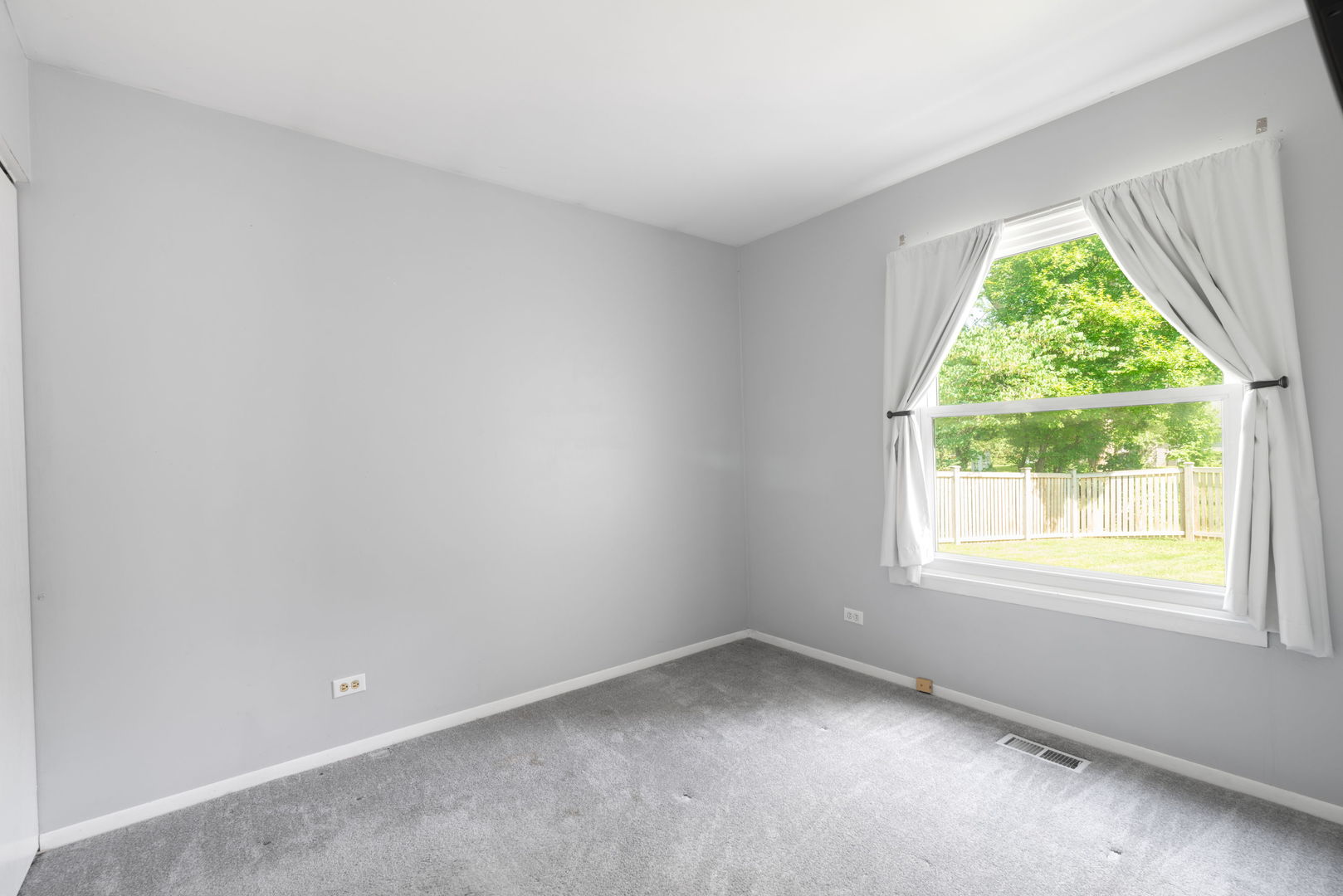 1944 Navarone Drive Naperville, IL 60565 - Photo 12 of 18