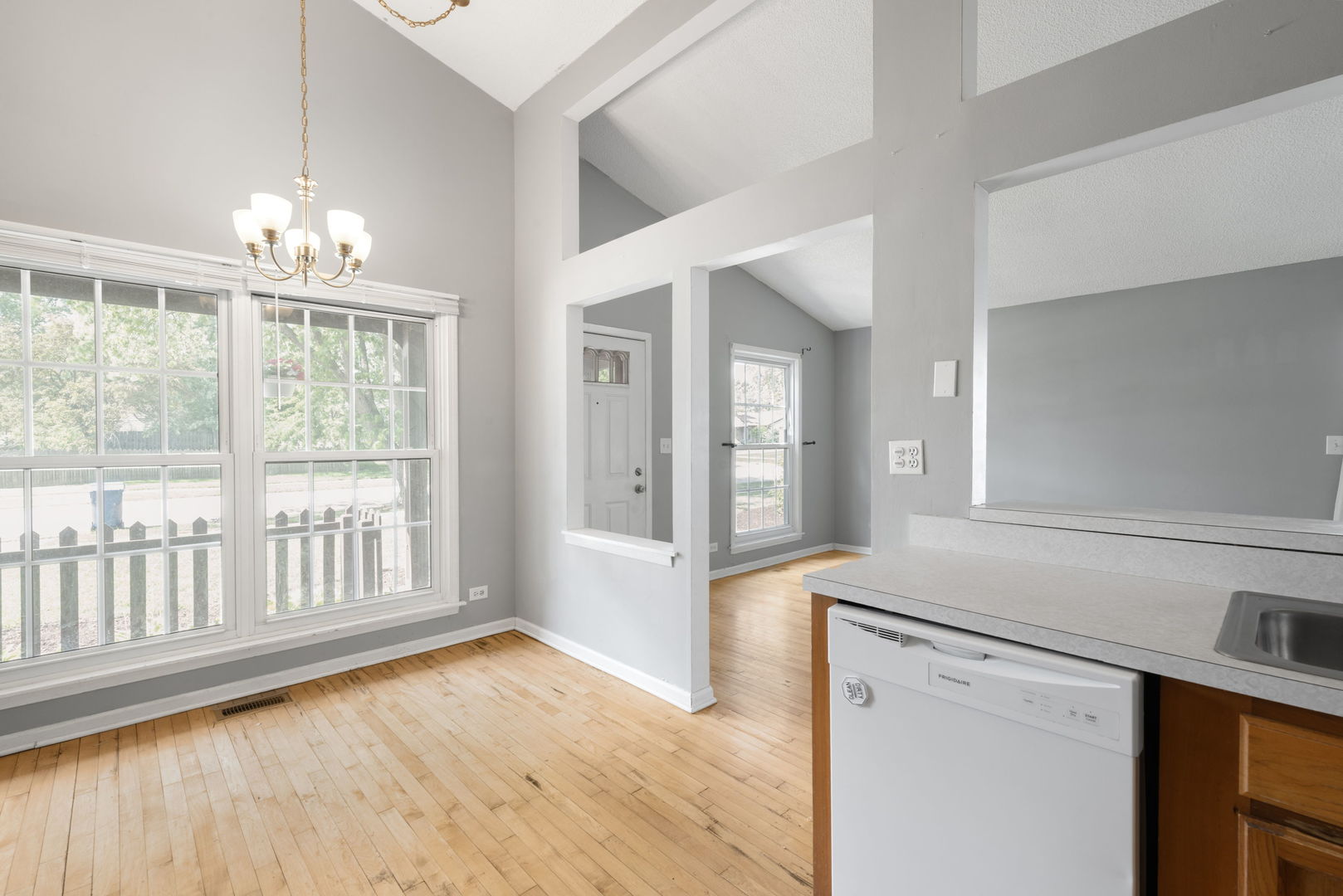 1944 Navarone Drive Naperville, IL 60565 - Photo 5 of 18