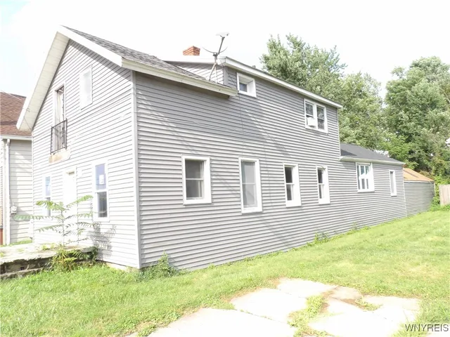 $169,900 | 2115 Union Road, West Seneca, NY 14224