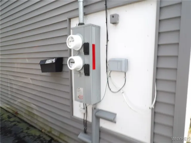 $169,900 | 2115 Union Road, West Seneca, NY 14224