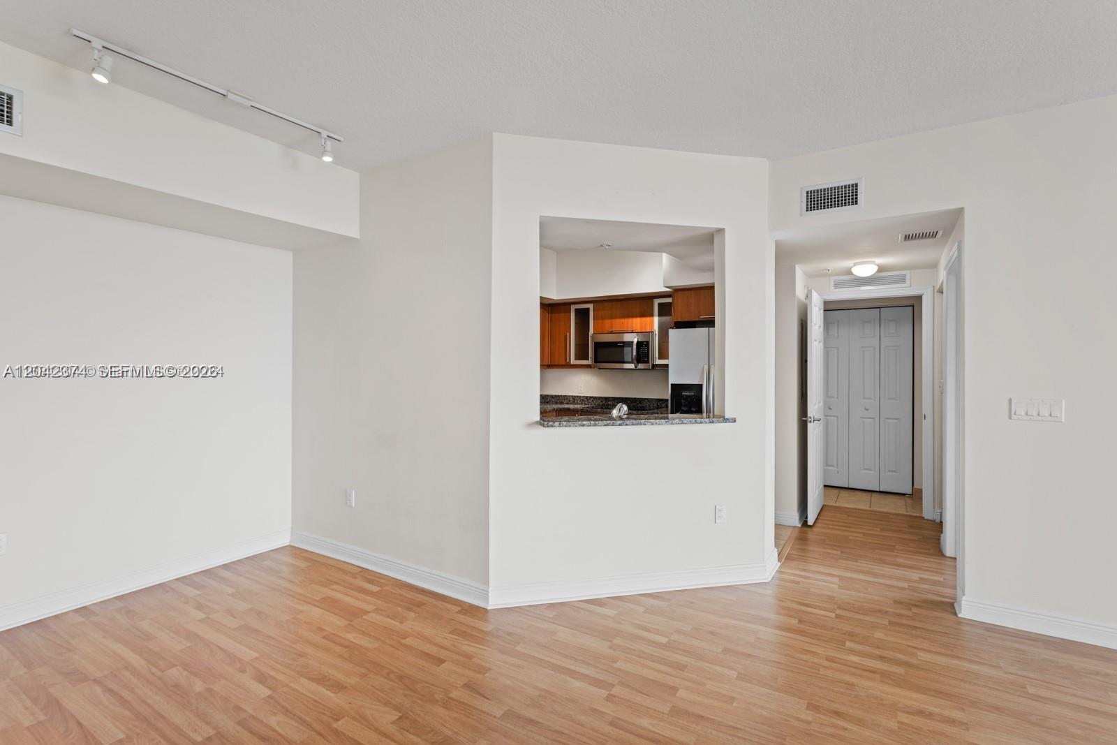 888 Douglas Road, Unit 1405 Coral Gables, FL 33134 - Photo 22 of 46