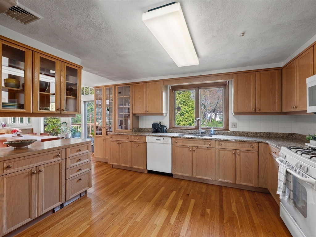 34 Flint Road Acton, MA 01720 - Photo 17 of 37 Gallery Image 17