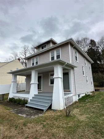 $3,400 | 37 Church Street, Unit 2, Bedford Hills, NY 10507