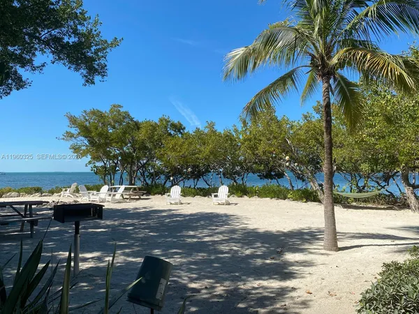 $2,450 | 88500 Overseas Highway, Unit 301, Islamorada, FL 33036