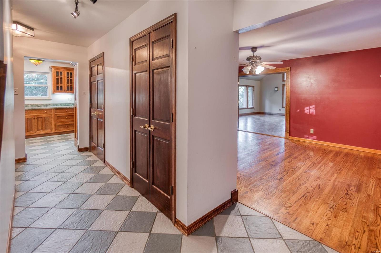 5190 Paradise Lane High Ridge, MO 63049 - Photo 3 of 52
