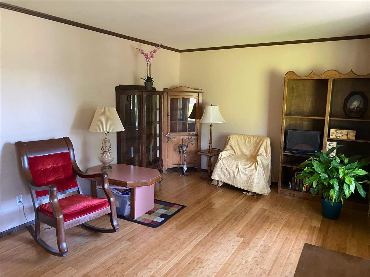 10420 Barnes Road Durand, MI 48429 - Photo 3 of 27 50043527-2.JPG