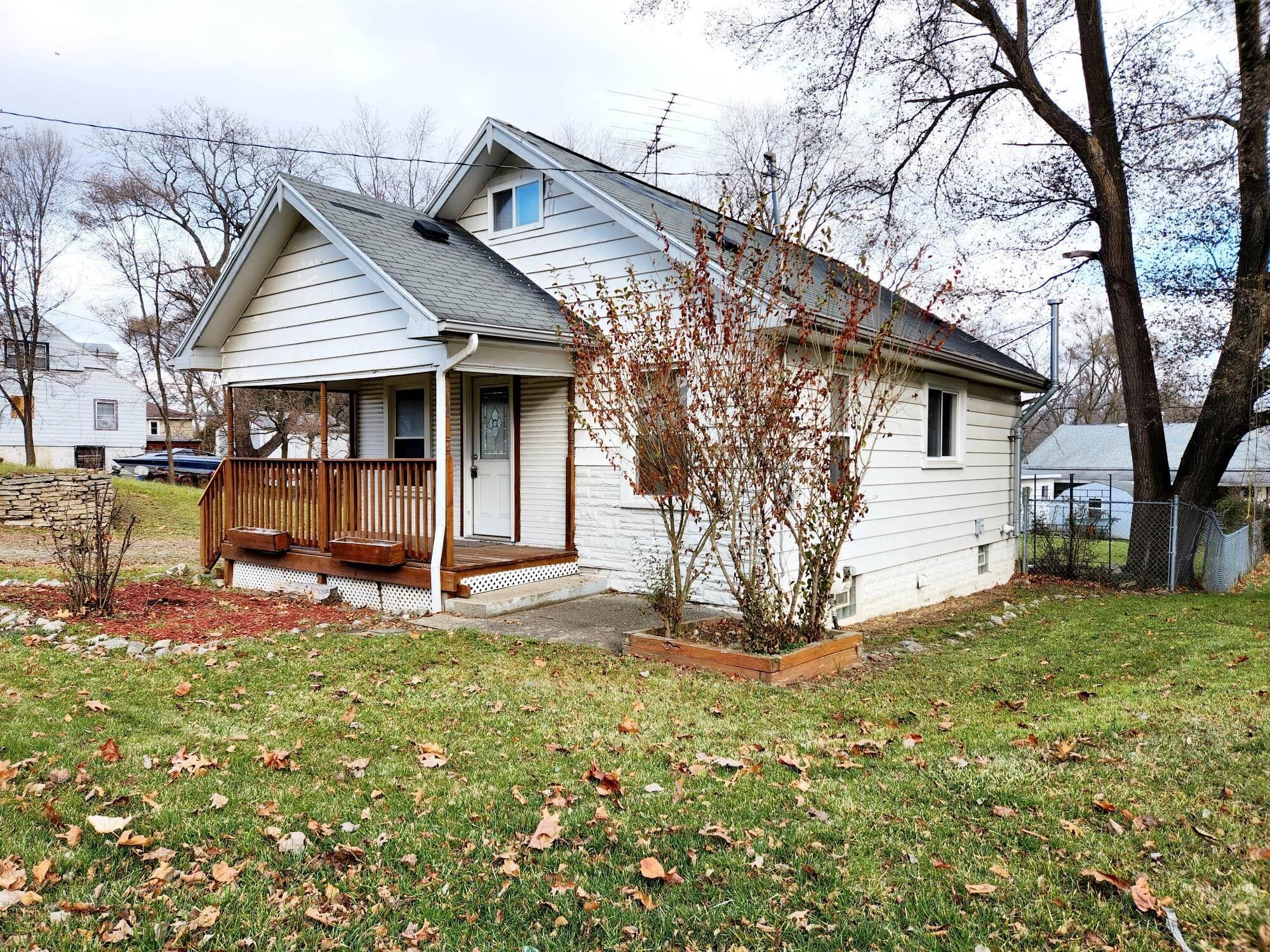 243 South Dettman Road Jackson, MI 49203 - Photo 7 of 11 right side front