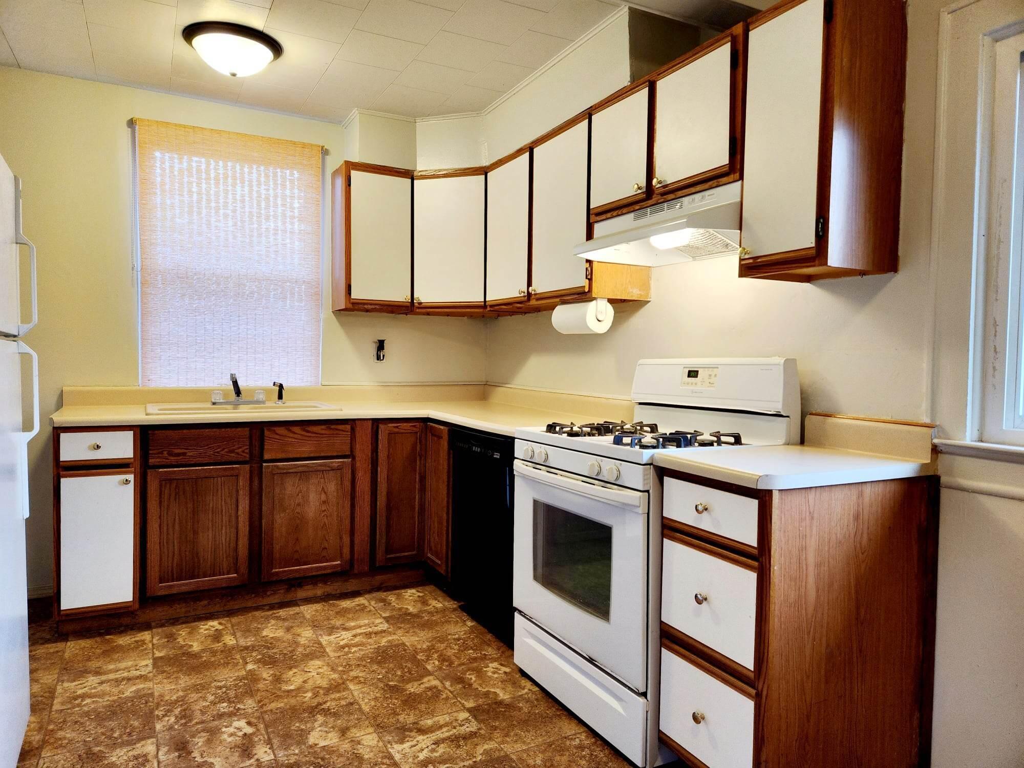 243 South Dettman Road Jackson, MI 49203 - Photo 8 of 11 kitchen 1