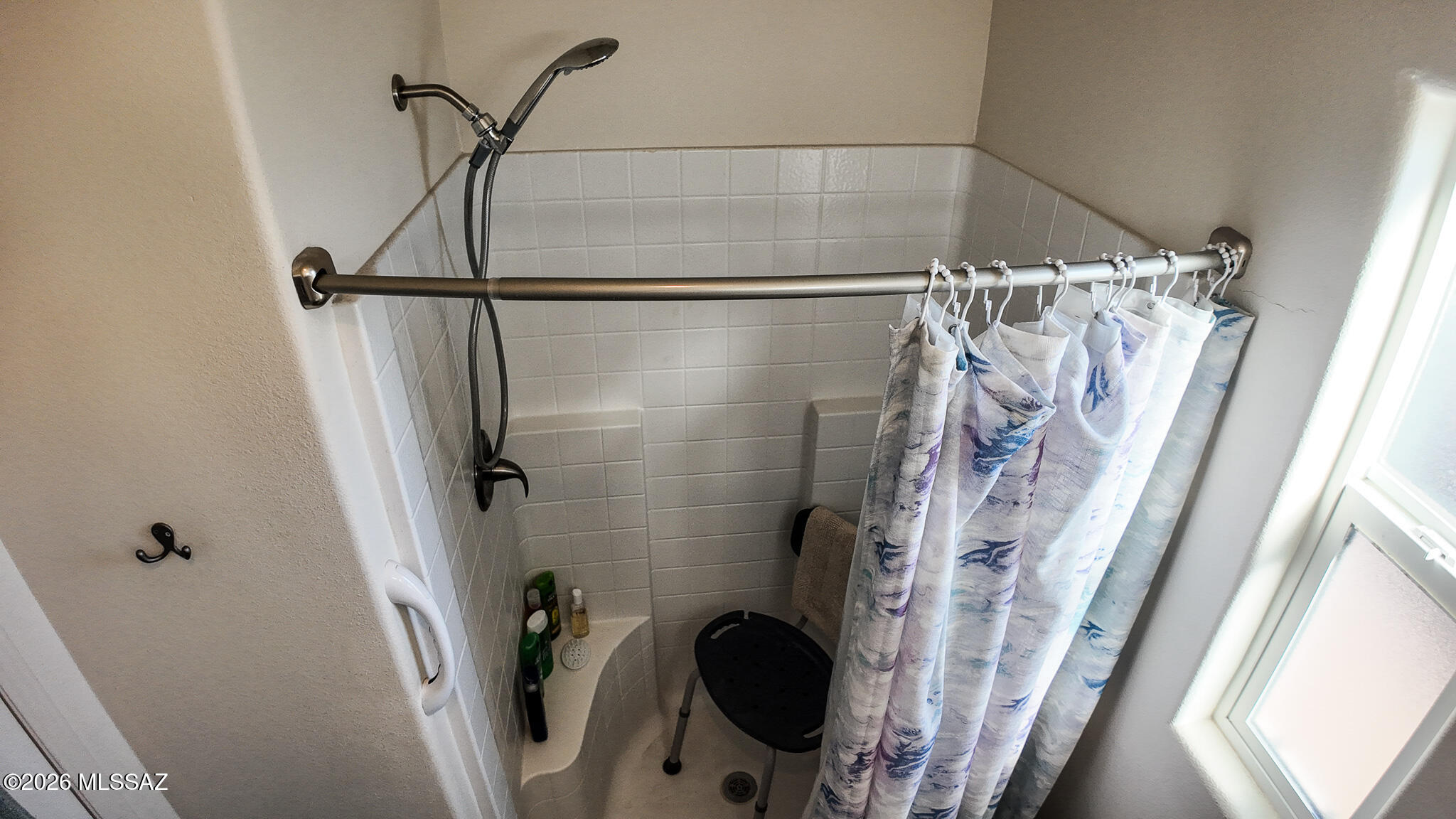 1030 Barrel Cactus Ridge, Unit 230 Benson, AZ 85602 - Photo 9 of 12 a view of a bathroom
