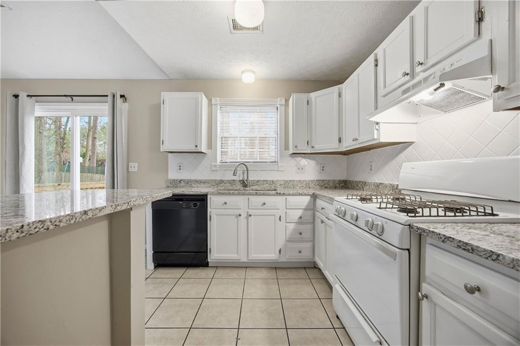 4712 Valley Ridge Drive Duluth, GA 30096 - Photo 6 of 24