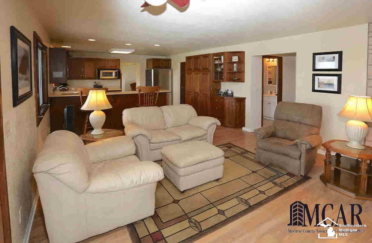 16884 Day Road Dundee, MI 48131 - Photo 18 of 45 21281158-17.JPG