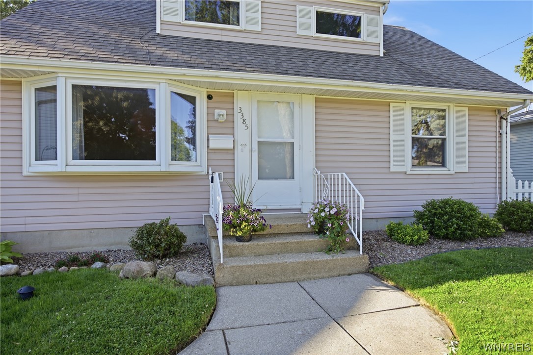 3385 Dickens Road Hamburg, NY 14219 - Photo 4 of 48