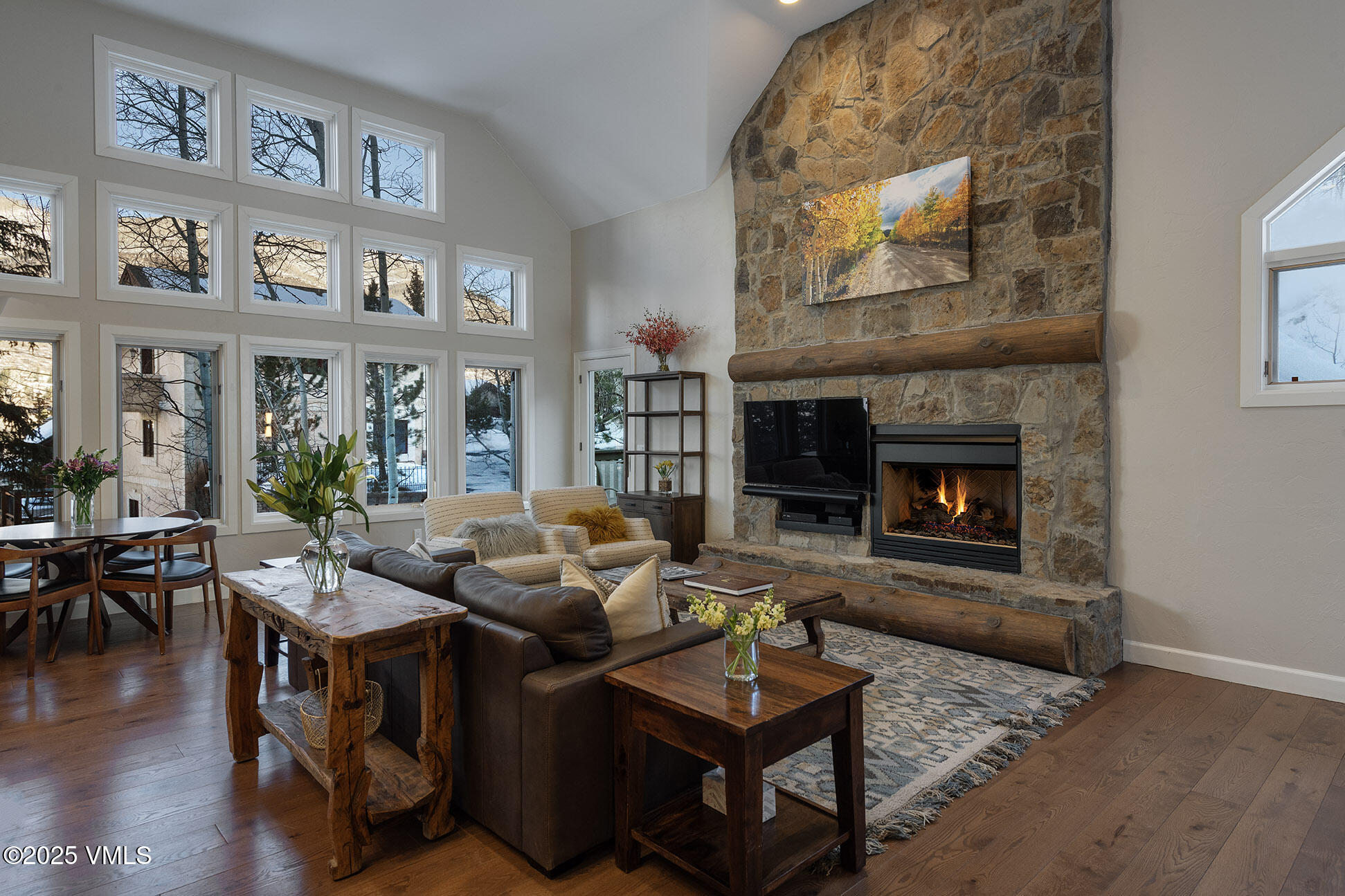 1935 living with fireplace