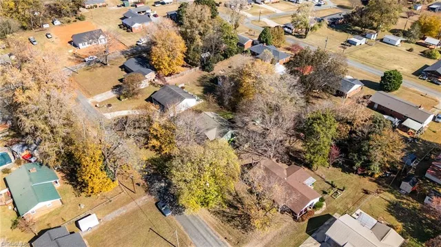 $207,000 | 111 Sharon Drive, Lexington, NC 27292