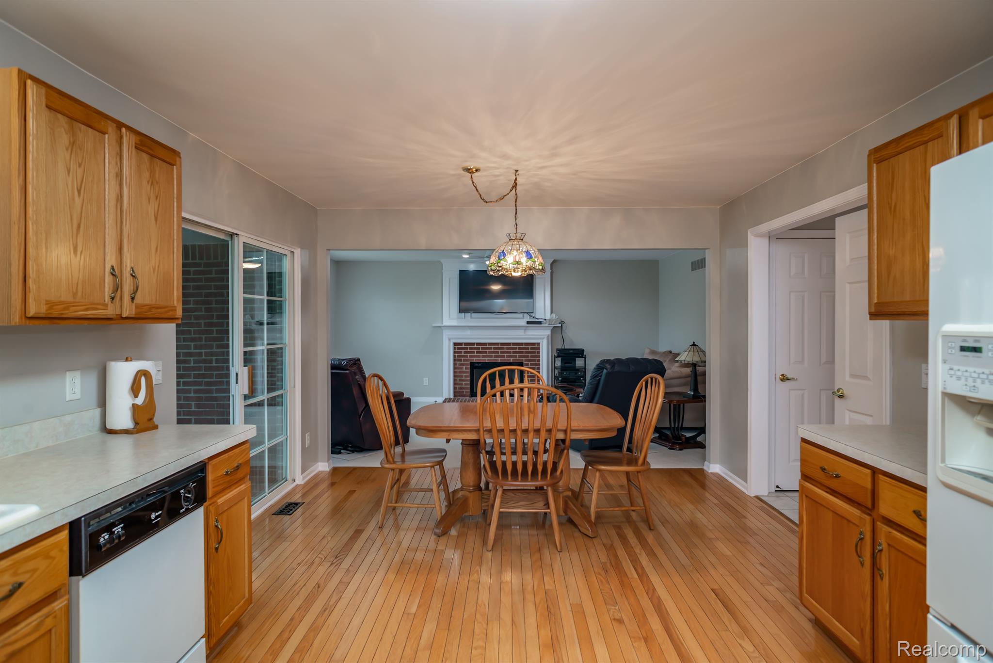 351 Springfield Drive Canton, MI 48188 - Photo 9 of 30 Gallery Image 9