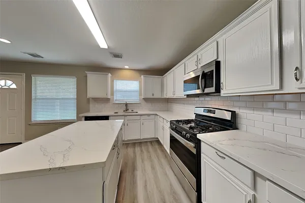 $2,295 | 20202 Stonegrove Court, Tomball, TX 77375