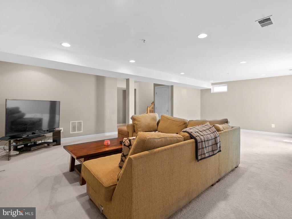 12304 Cypress Spring Road Clarksburg, MD 20871 - Photo 46 of 54 Gallery Image 46