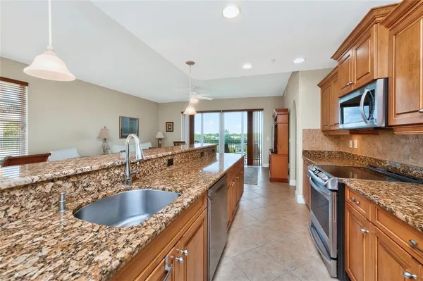 $700,000 | 167 Tampa Avenue East, Unit 412, Venice, FL 34285