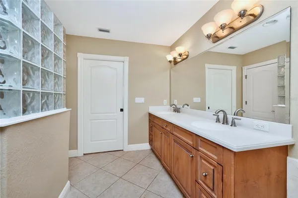 $700,000 | 167 Tampa Avenue East, Unit 412, Venice, FL 34285
