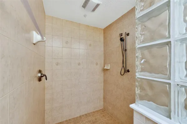 $700,000 | 167 Tampa Avenue East, Unit 412, Venice, FL 34285