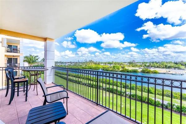 $700,000 | 167 Tampa Avenue East, Unit 412, Venice, FL 34285
