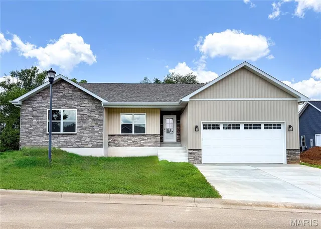 $269,999 | 201 Ariel Court, Desloge, MO 63601