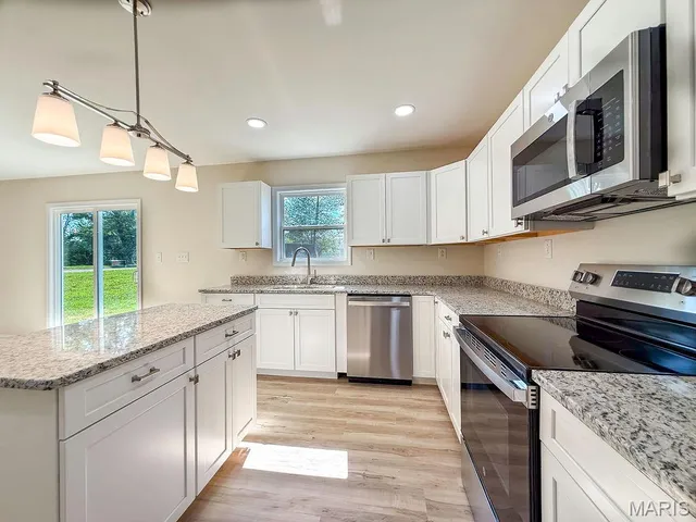 $269,999 | 201 Ariel Court, Desloge, MO 63601