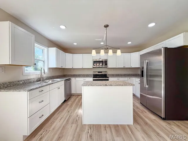 $269,999 | 201 Ariel Court, Desloge, MO 63601