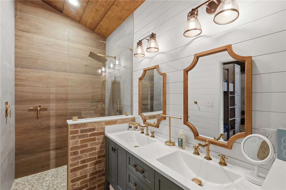 11436 Riley Green Road Franklin, TX 77856 - Photo 25 of 43 Bunk house bathroom