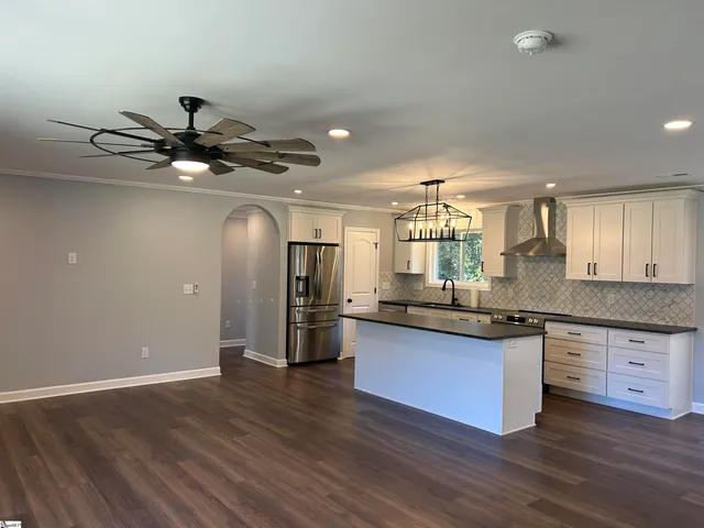 $299,900 | 226 Lakewood Drive, Clinton, SC 29325