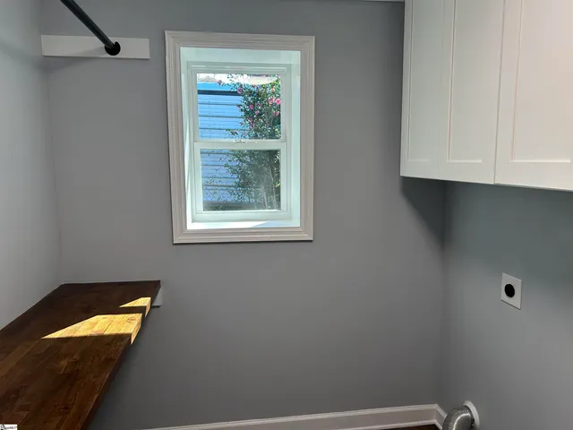 $299,900 | 226 Lakewood Drive, Clinton, SC 29325