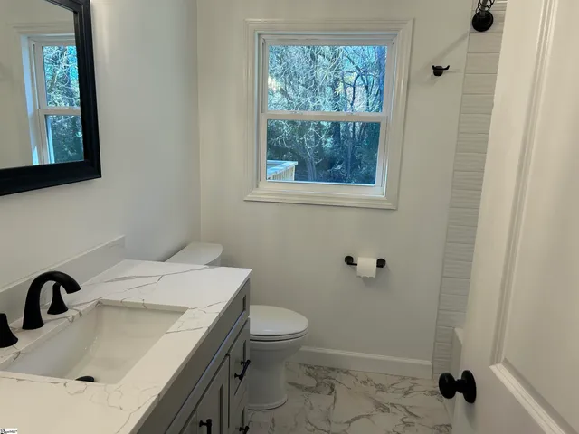 $299,900 | 226 Lakewood Drive, Clinton, SC 29325