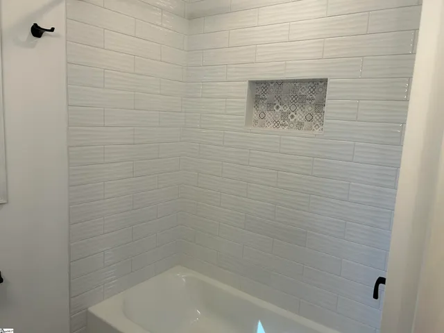 $299,900 | 226 Lakewood Drive, Clinton, SC 29325