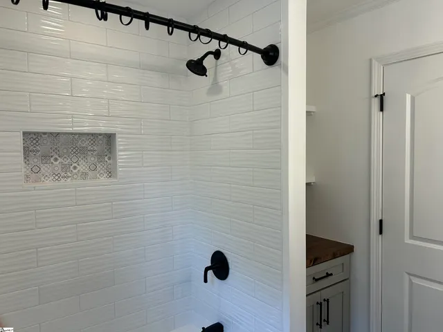 $299,900 | 226 Lakewood Drive, Clinton, SC 29325