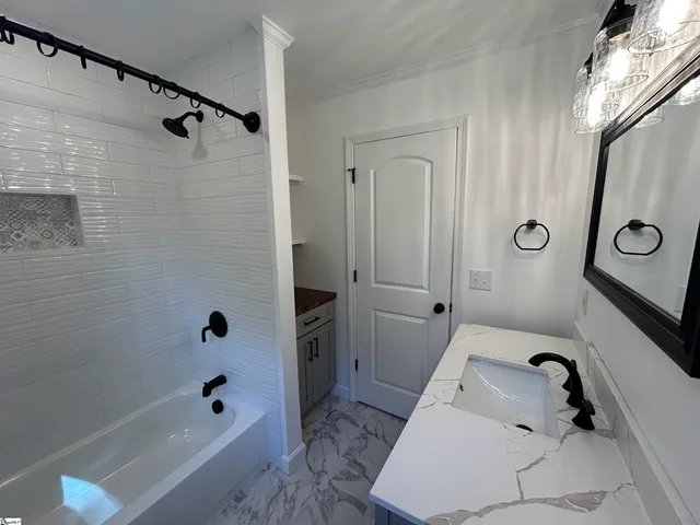 $299,900 | 226 Lakewood Drive, Clinton, SC 29325