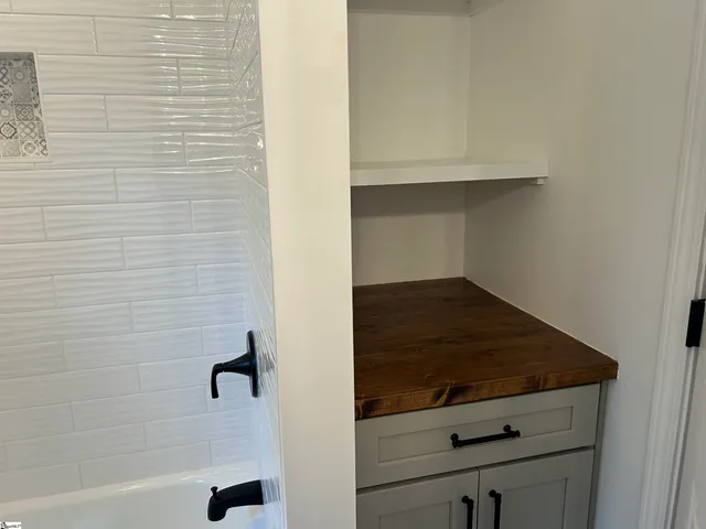 $299,900 | 226 Lakewood Drive, Clinton, SC 29325