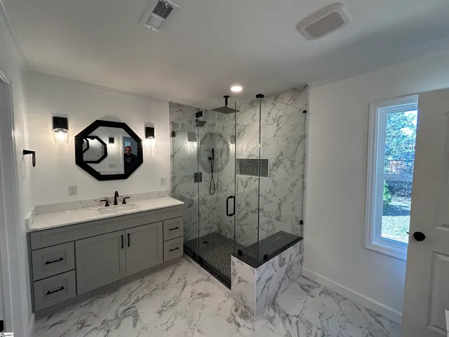 $299,900 | 226 Lakewood Drive, Clinton, SC 29325