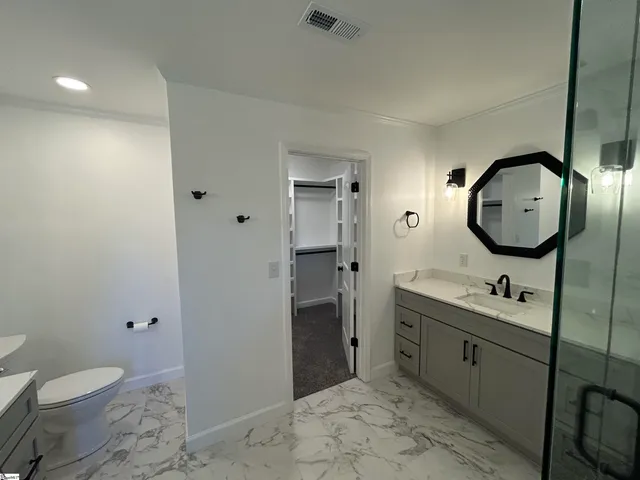 $299,900 | 226 Lakewood Drive, Clinton, SC 29325