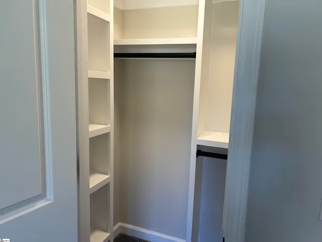 $299,900 | 226 Lakewood Drive, Clinton, SC 29325