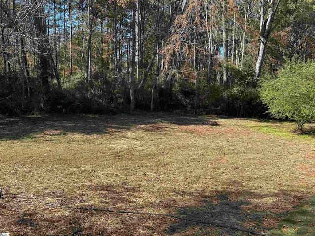 $299,900 | 226 Lakewood Drive, Clinton, SC 29325