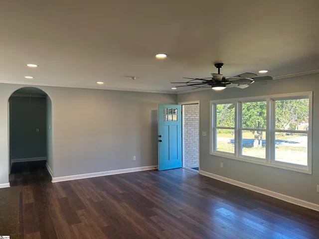 $299,900 | 226 Lakewood Drive, Clinton, SC 29325